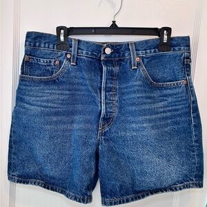 Levi’s 501 Medium Wash High Rise Denim Shorts Button Fly 5in Inseam Women’s 32
